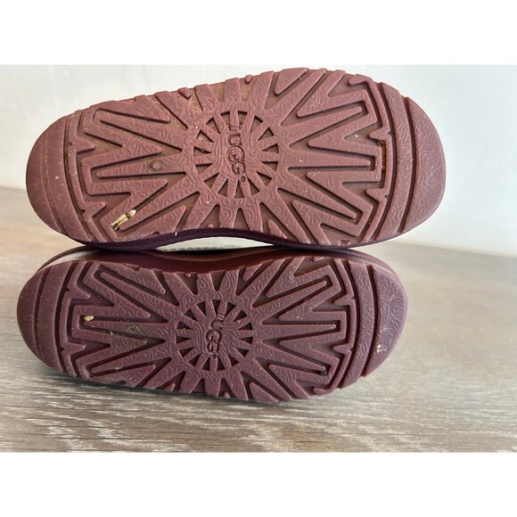 Toddler size 8 UGG rain boots - Picture 5 of 5